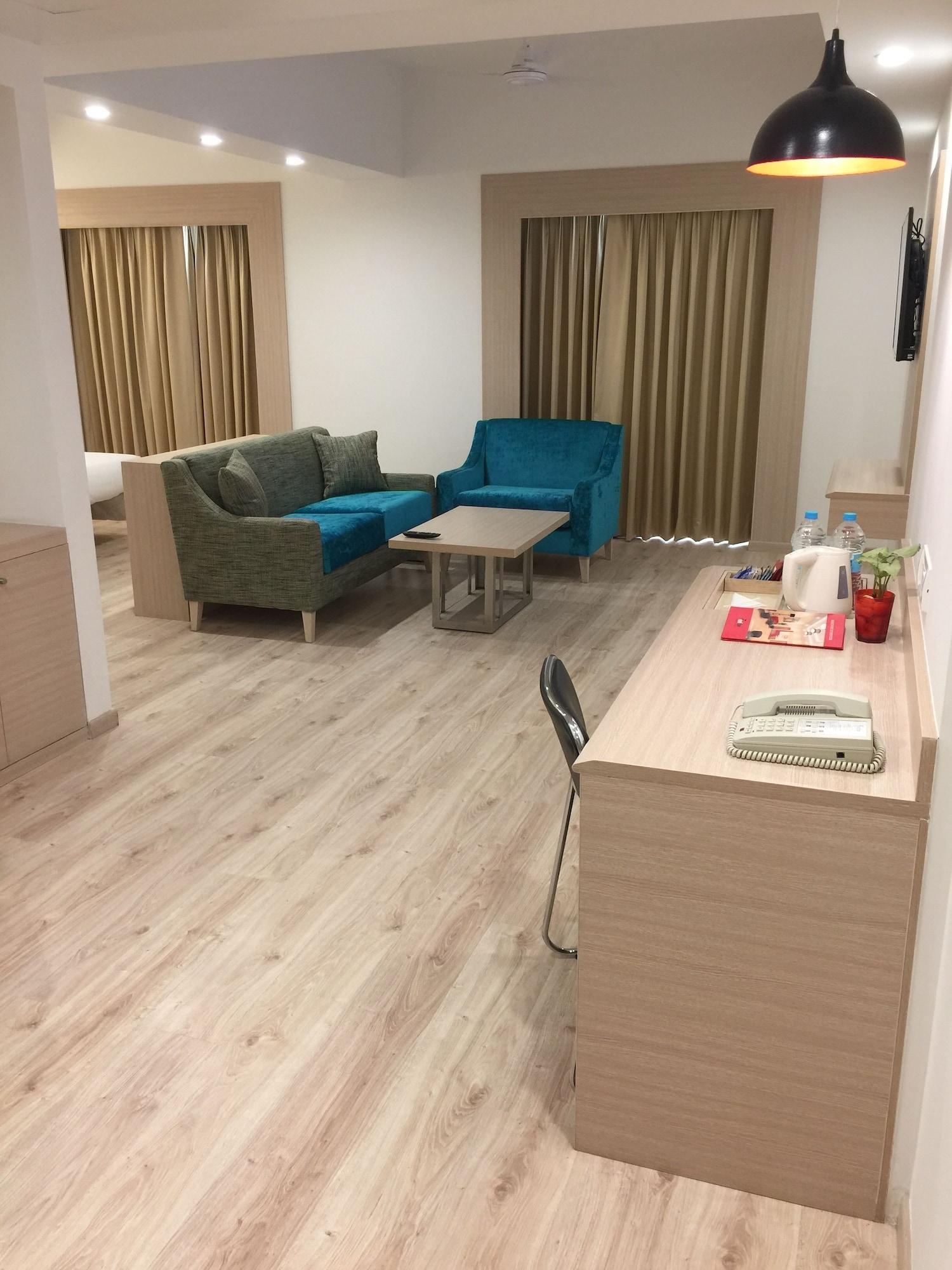 Red Fox By Lemon Tree Hotels, Sector 60, Gurugram Gurgaon Exterior photo