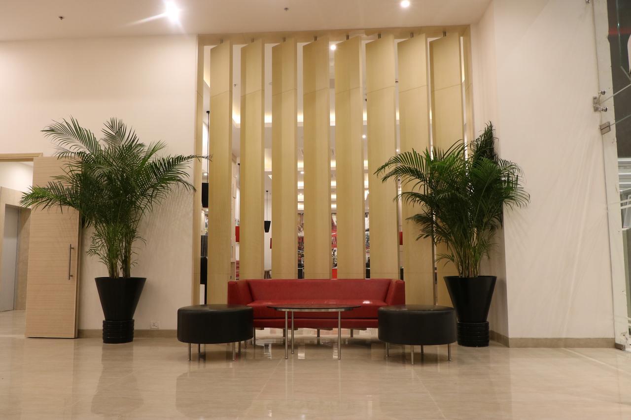 Red Fox By Lemon Tree Hotels, Sector 60, Gurugram Gurgaon Exterior photo