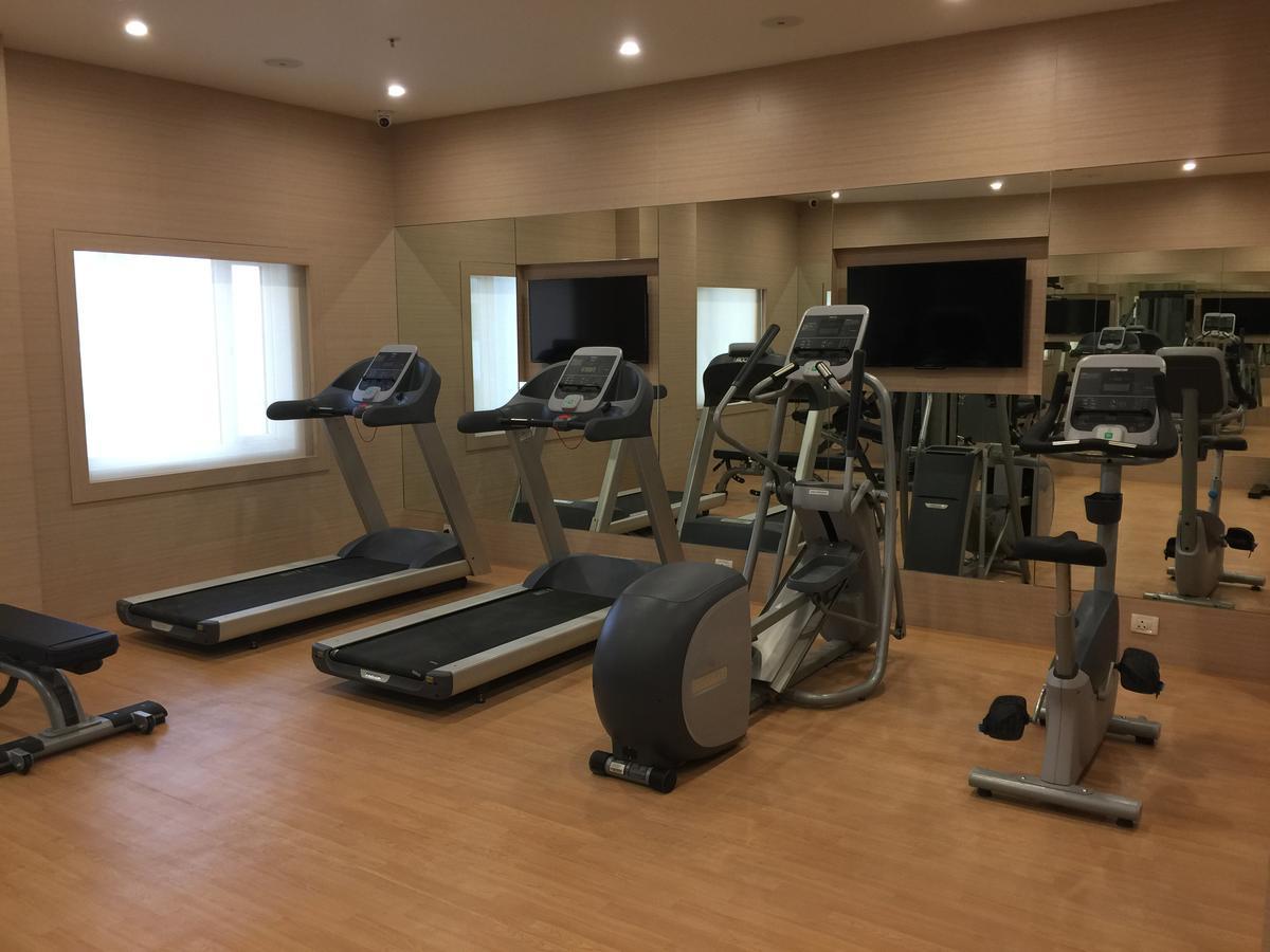 Red Fox By Lemon Tree Hotels, Sector 60, Gurugram Gurgaon Exterior photo