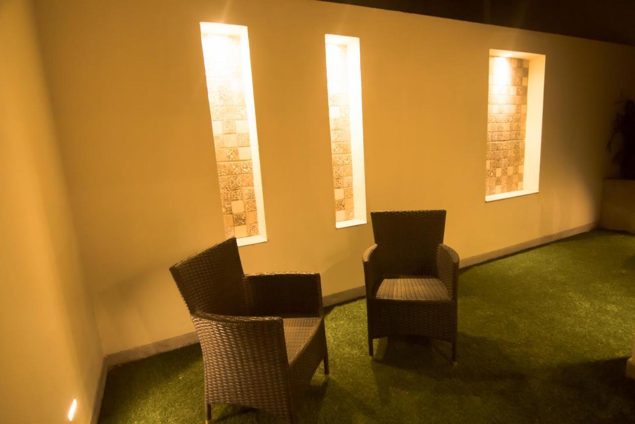 Red Fox By Lemon Tree Hotels, Sector 60, Gurugram Gurgaon Exterior photo